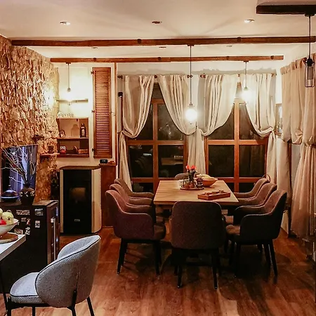 Jurta Villa